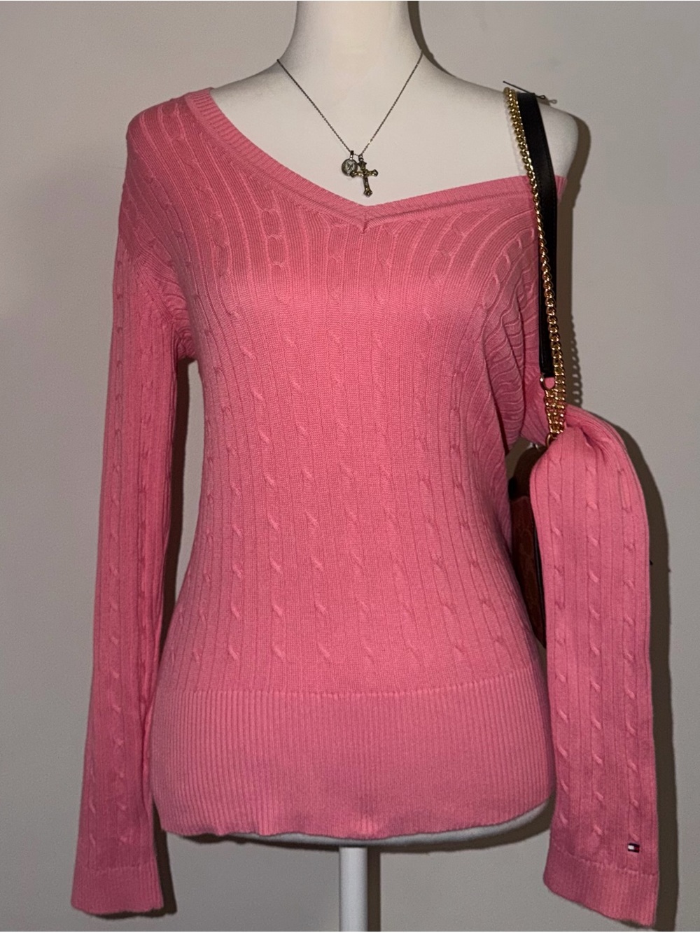 2000s vintage style tommy hilfiger 2010 cable knit sweater